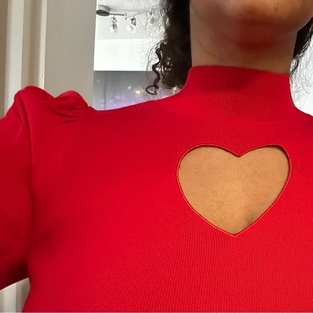 ❤️Sweet Heart Cutout Top❤️ - Picture 4 of 7